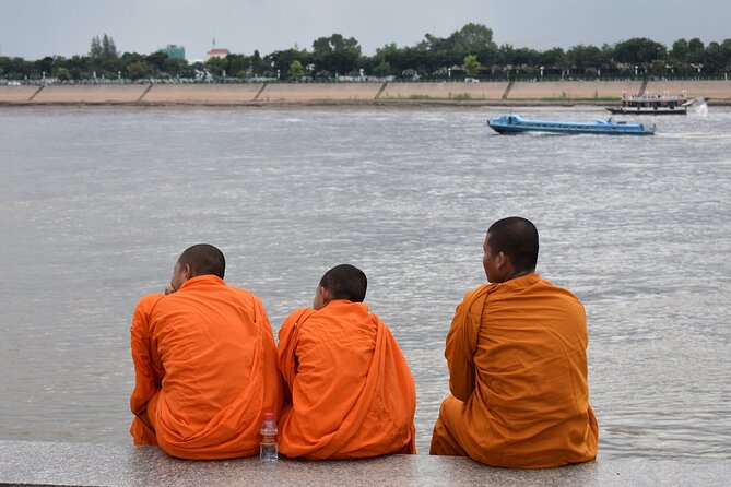 Phnom Pehn City Must See Highlight Guided Tour - Watthan Artisan Cambodia adds a social purpose