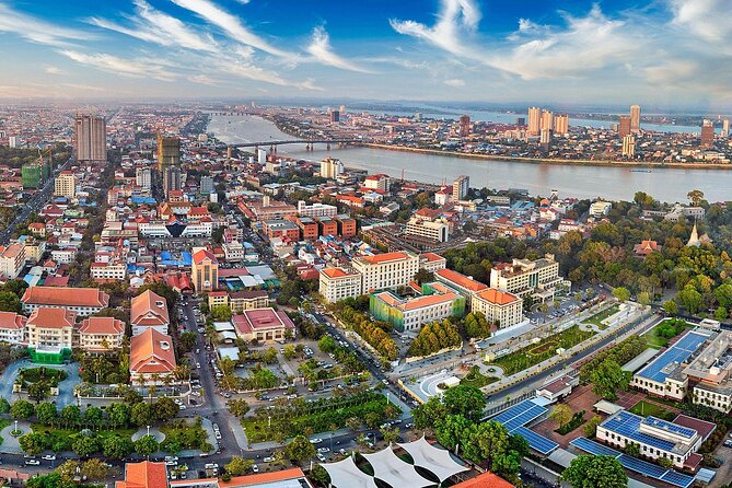 Phnom Pehn City Must See Highlight Guided Tour - Wat Phnom gives you the city’s name and its spiritual heart