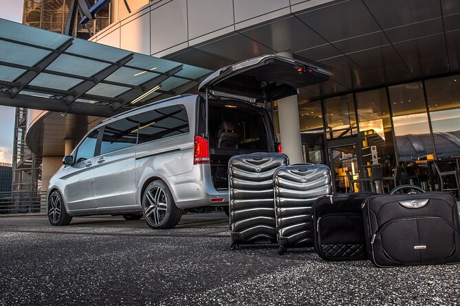 Phnom Penh Airport (KTI) Private Hotel Pickup or Drop-off - Who should choose this Phnom Penh transfer?