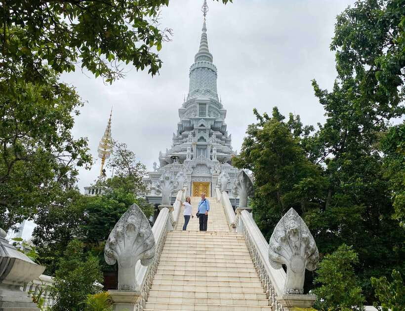 Phnom Penh - Battambang Transfer Plus Stop Sightseeing - What the private car changes