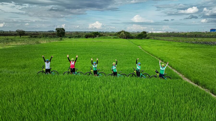 Phnom Penh: Bike & Boat Tour / E-Bike Available - Mekong, Tonle Sap, and the Four Faces River