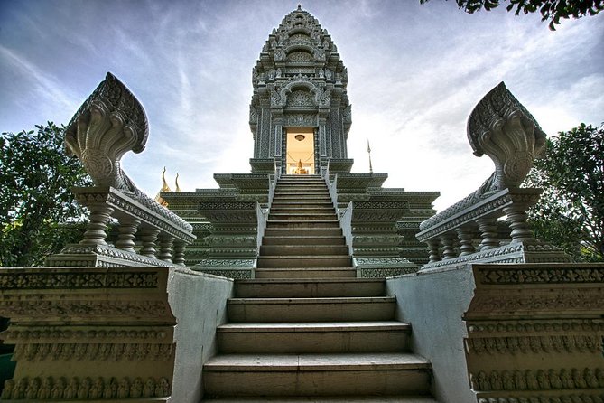 Phnom Penh City Tour, Silver Pagoda, Genocide Museum, Killing Fields - Royal Palace: a grand first look at Phnom Penh