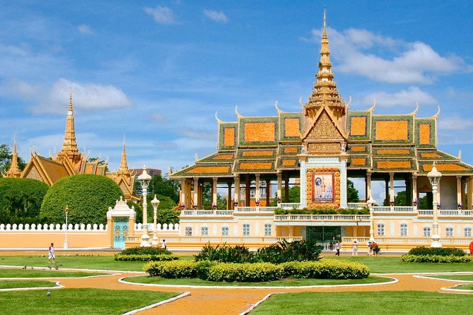 Phnom Penh City Tour, Silver Pagoda, Genocide Museum, Killing Fields - Transport, group size, and the Phnom Penh traffic factor