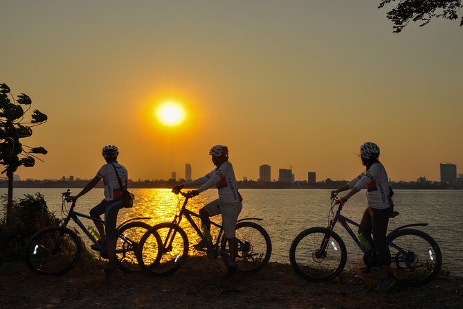 Phnom Penh: Cycling Adventure on Islands of the Mekong - Lunch, fruit, and the value of the $65 price