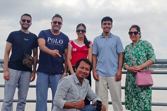 Phnom Penh: Highlights Tour Including National Museum - Wat Phnom and the final hour
