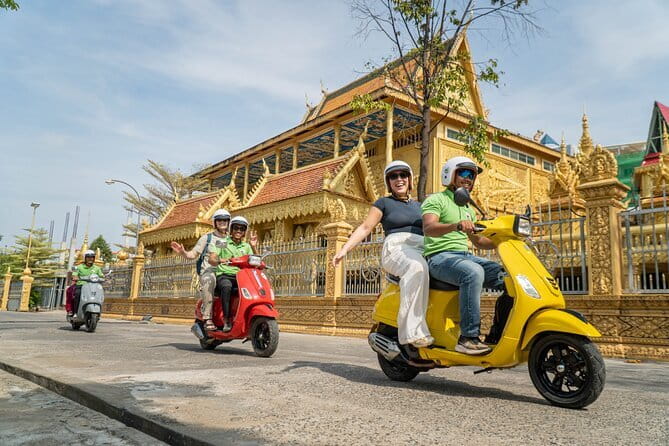 Phnom Penh: Highlights Tour Including National Museum - Royal Palace and Silver Pagoda: allow 90 minutes