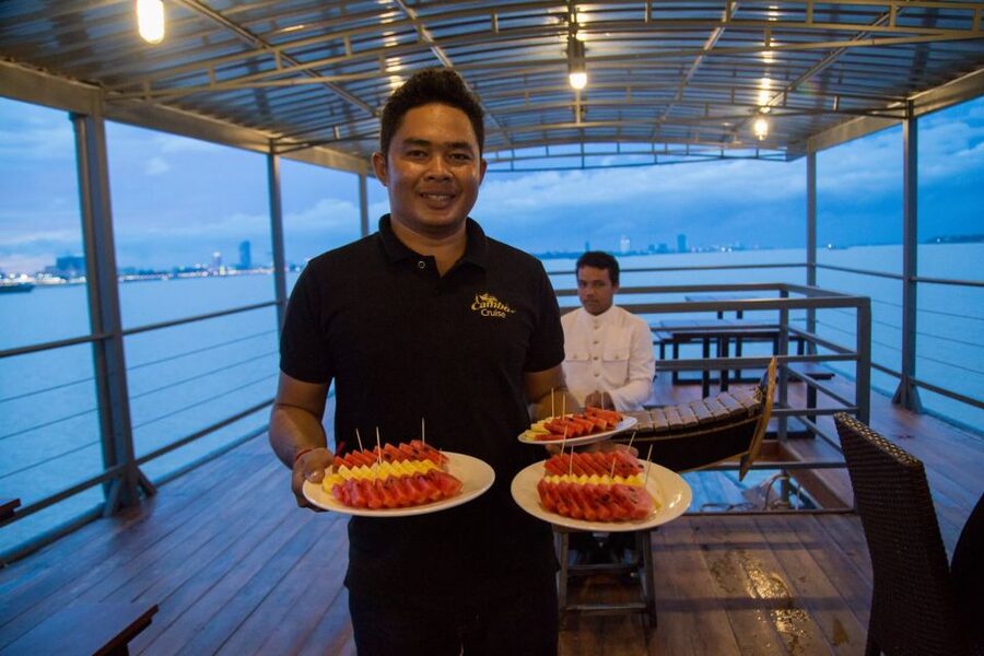 Phnom Penh: Mekong Sunset Dinner Cruise with Live Music - Hotel pickup and getting back after the cruise