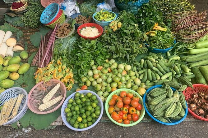 Phnom Penh Morning Breakfast, Market and Art Tour by Tuktuk - Why this Phnom Penh morning feels different