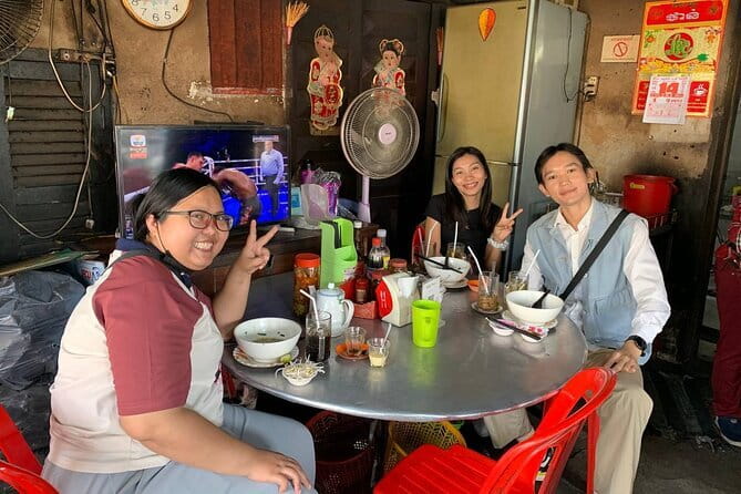 Phnom Penh Morning Breakfast, Market and Art Tour by Tuktuk - Ang Eng Market and Sister Mao’s curry paste