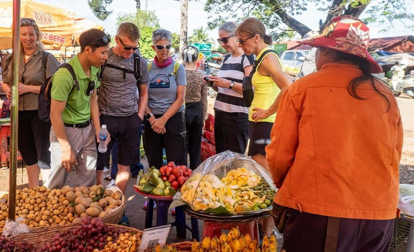 Phnom Penh: Morning Foodie, Market Walking & Street Art Tour - Starting at Boeng Keng Kang Market With Breakfast