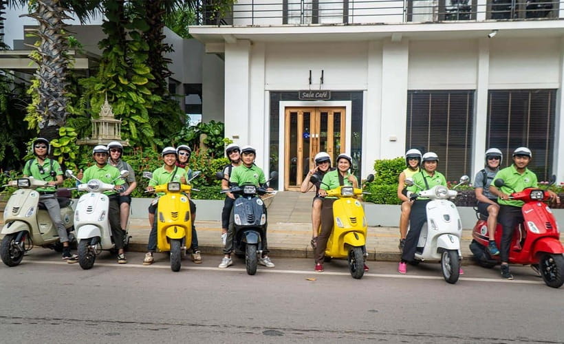 Phnom Penh: Morning Foodie, Market Walking & Street Art Tour - Transport, Timing, and What to Bring