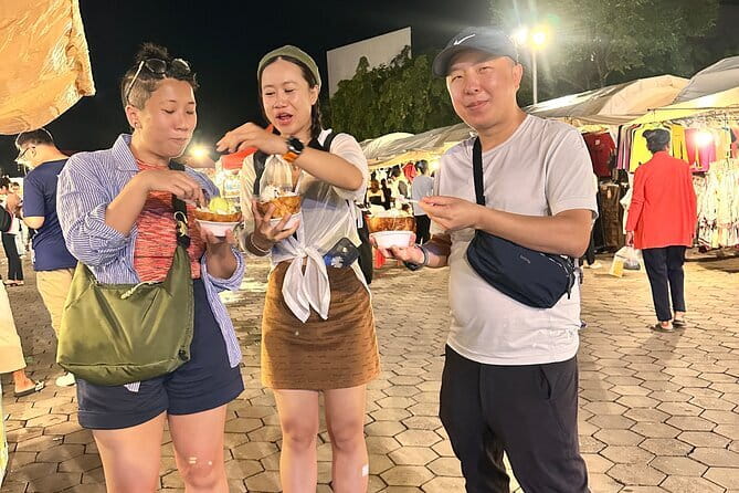 Phnom Penh Night City Highlights & Local Food tour by Tuktuk - A second family restaurant for a local-style meal
