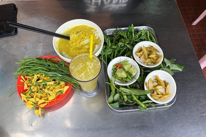 Phnom Penh Night City Highlights & Local Food tour by Tuktuk - Cambodian sweets at the Russian Market