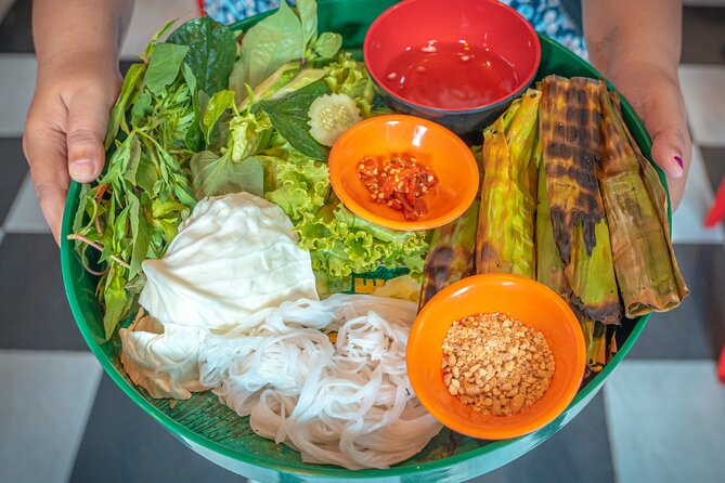 Phnom Penh’s Culinary Underground: Local Food Tour by Tuk-tuk - Stews and Stir-Fries at a Roadside Eatery