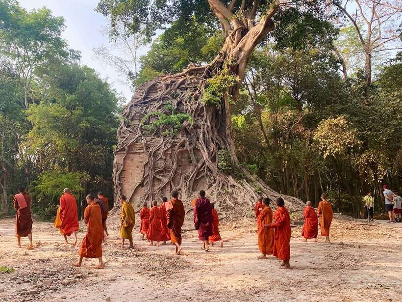 Phnom Penh - Siem Reap Road Transfer Plus Sightseeing - How this compares with a bus or flight