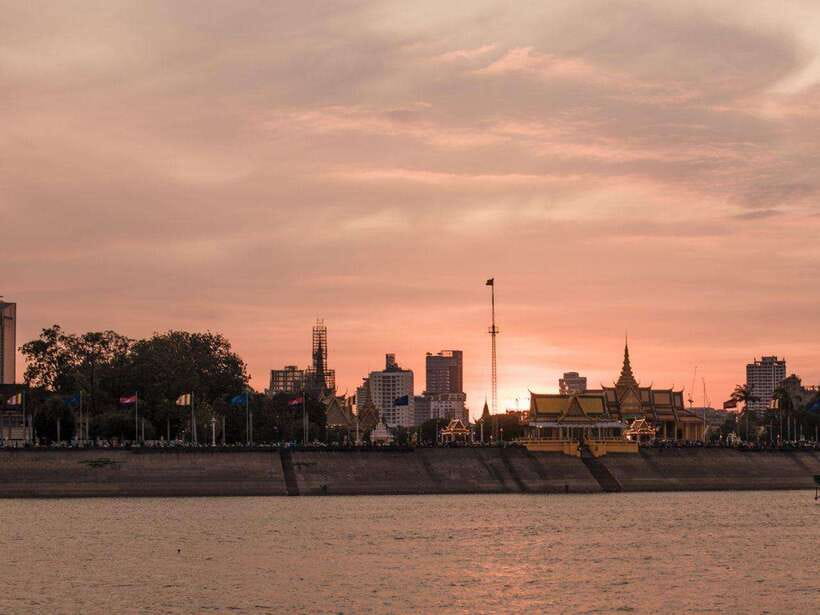 Phnom Penh: Sunset Cruise on Kanika Boat - Phnom Penh at Sunset, Seen From the Tonle Sap