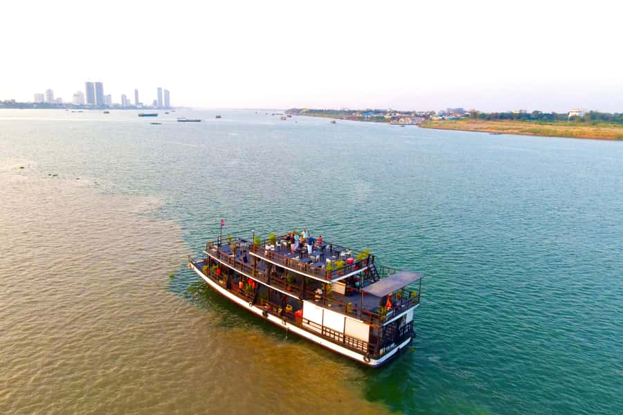 Phnom Penh: Sunset Cruise with Unlimited Beer &Fruit platter - Who will enjoy this cruise most