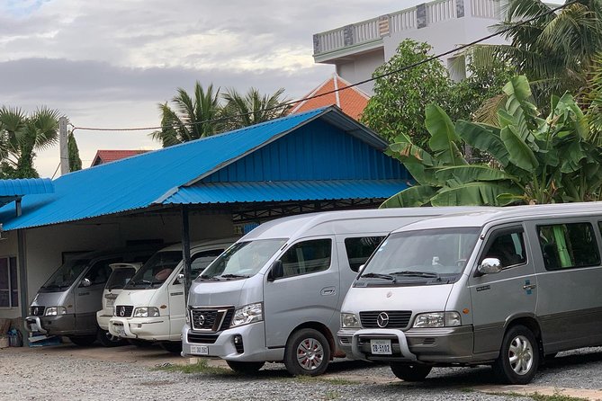 Phnom Penh to Siem Reap by Private Car or Minivan - Rest stops, snacks, and the spider market