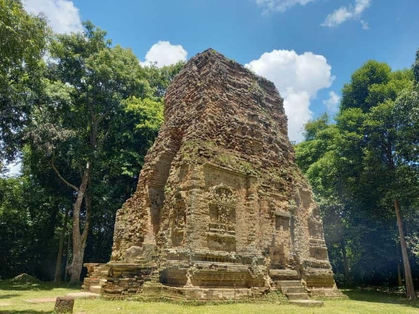 Phnom Penh to Siem Reap Through Cambodia’s Heartland - What the private car changes