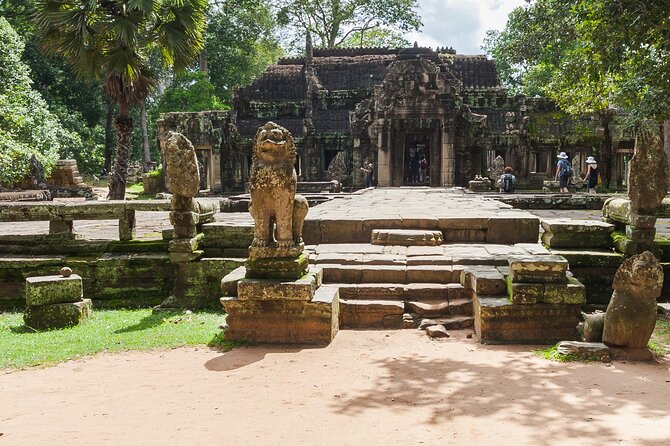Preah Khan, Neak Pean and Pre-Rup Private Tour - Preah Khan, a royal complex with room to wander