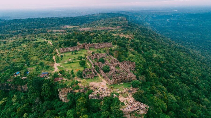 Preah Vihear, Koh Ker and Beng Mealea Private Day Tour - Reading the carvings and symbols at Preah Vihear