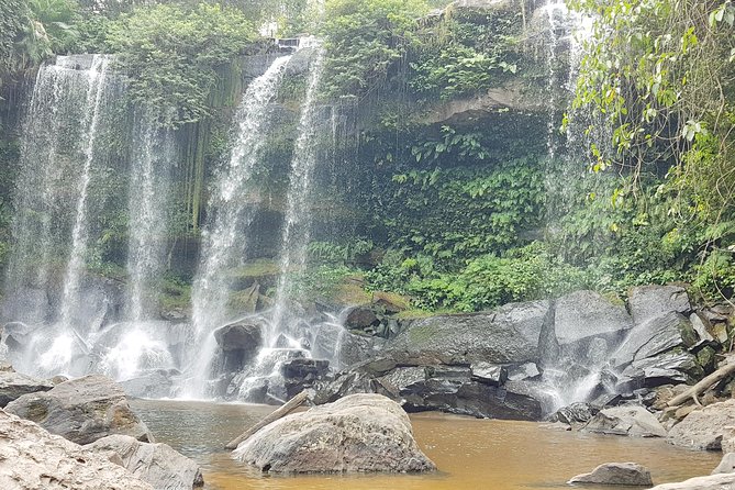 Private 1Day Tour: Kulen mountain, Beng Mealea, - Cooling off beneath the Kulen waterfall