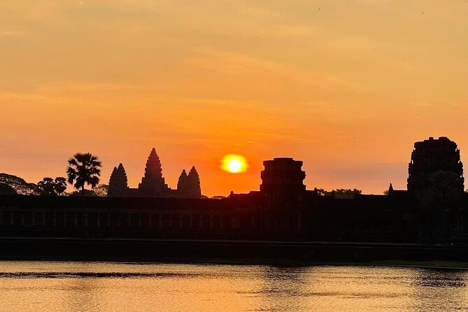 Private 2 Days Angkor Wat Sunrise and Discover all Major Temples - Royal terraces, Baphuon, and Phimeanakas