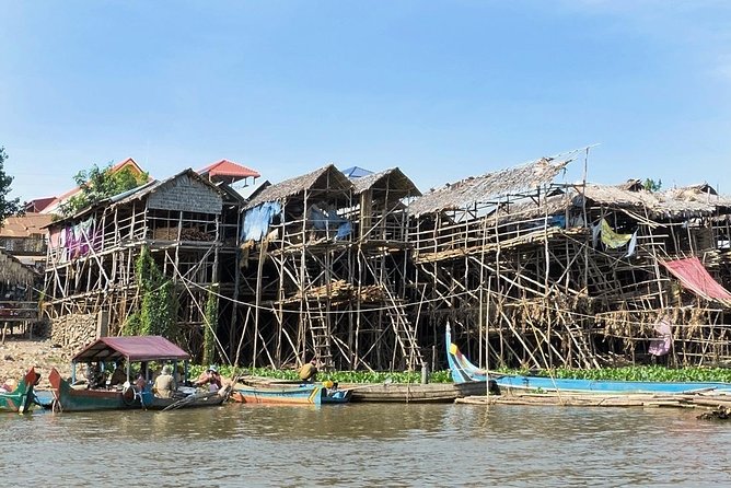 Private 3-Day Mekong Delta River Tour from Phnom Penh to Ho Chi Minh City - Vinh Trang Temple and the final ride to Ho Chi Minh City