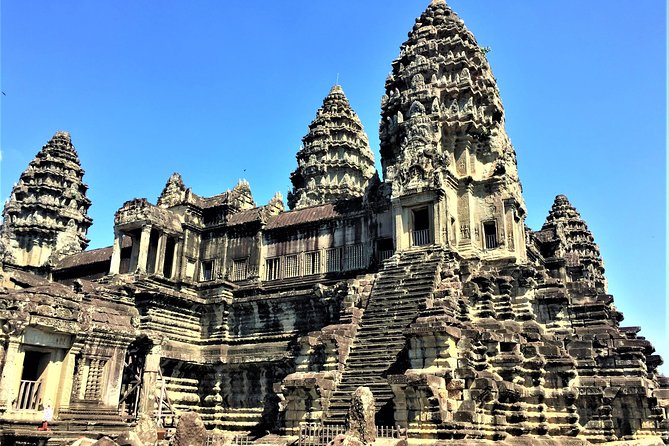 Private Angkor Sunrise Bayon Ta Prohm Bonteay Srie Vip Tour - What Naga adds to the morning