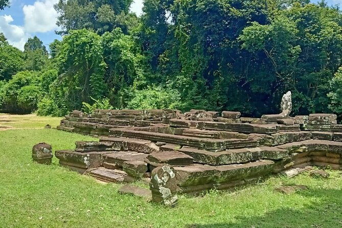 Private Angkor Wat Guided Sunset Tour - Phnom Bakheng and the sunset finish