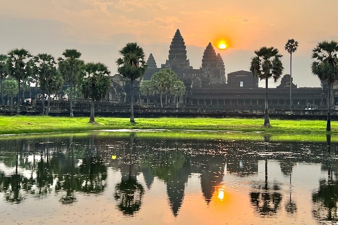Private Angkor Wat Sunrise Tour with Lunch Included - Key points at a glance