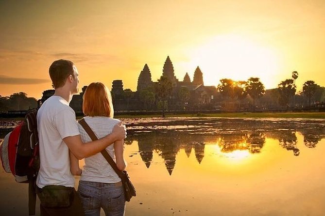 Private Angkor Wat Sunrise Tour - Entering Angkor Wat from the eastern side