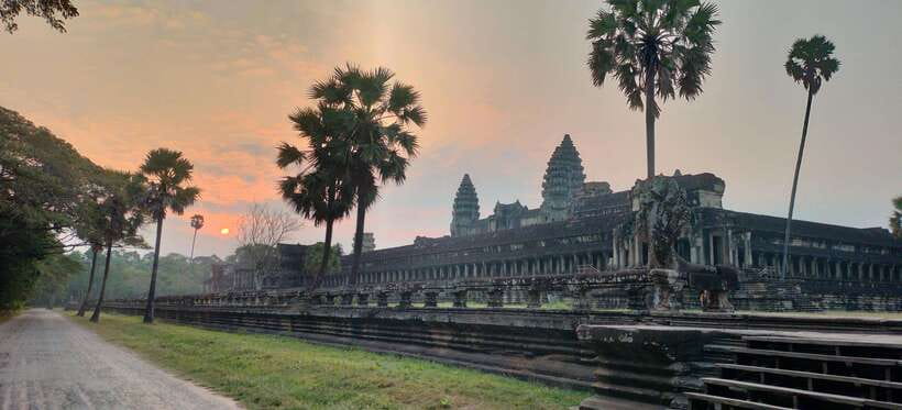 Private Angkor Wat Sunrise Tours And Sunset Floating Village - The real price and what you still pay
