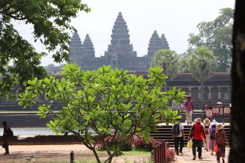 Private Angkor Wat Sunset Tour with Lunch and Snack Included - Key points at a glance