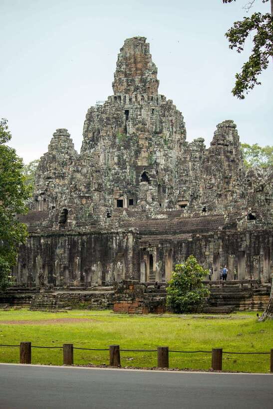 Private Angkor Wat Sunset Tour with Lunch and Snack Included - Phnom Bakheng sunset and the final climb