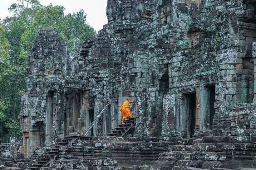 Private Angkor Wat Sunset Tour with Lunch and Snack Included - What the $69 price really covers