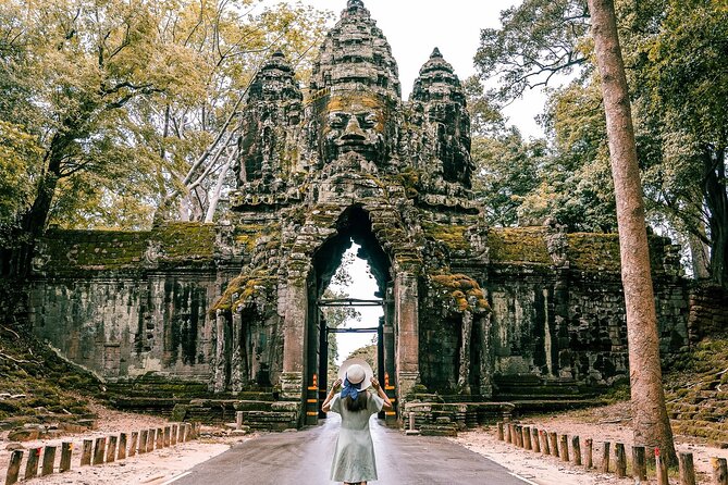 Private Angkor Wat Tour & Angkor Park/Heritage With Local Guide - Starting with Angkor Wat’s long galleries
