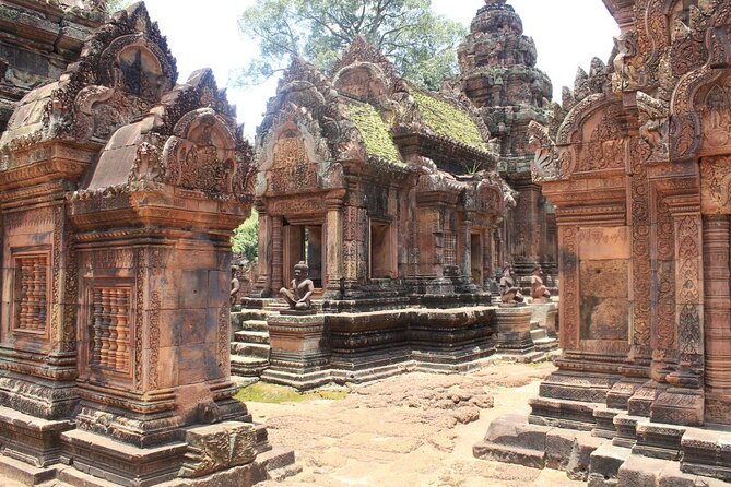 Private Banteay Srei and 4 Temples Guided Tour - What the private vehicle changes