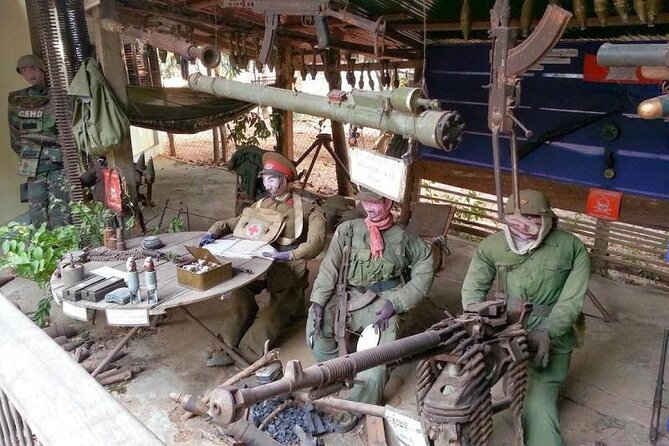 Private Banteay Srei Kbal Spean Tours and Landmine museum - Guide languages, photography, and the human touch