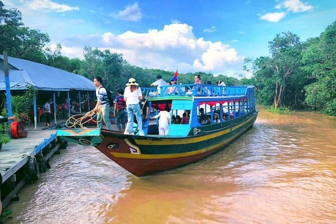 Private Boat from Battambang to Siem Reap via Tonle Sap Lake - Leaving Battambang by tuk-tuk