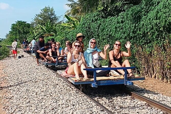 Private Boat from Battambang to Siem Reap via Tonle Sap Lake - The arrival pier and final Siem Reap transfer