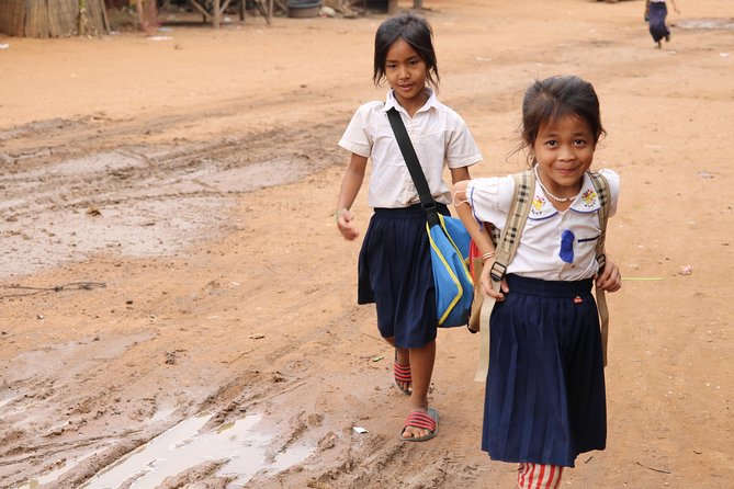 Private City Tour in Siem Reap - Royal Residence and Garden: a calm first stop