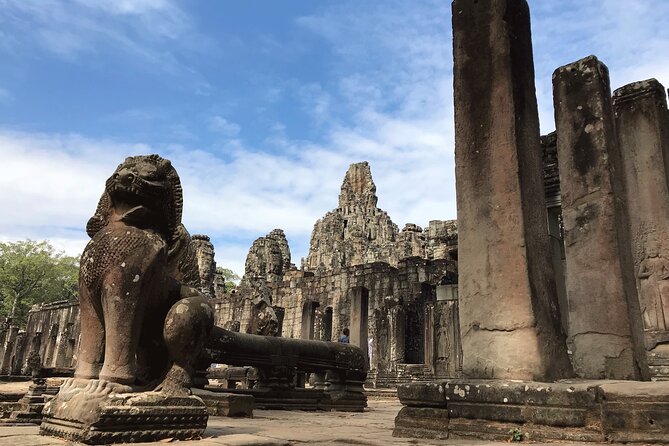 Private Guided Angkor Wat Tour by Lady Tuk Tuk with Monk Blessing - Two hours inside Angkor Wat