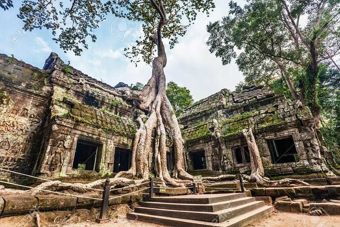 Private guided Full -day Angkor tour with sun set - Phnom Bakheng supplies the sunset finale