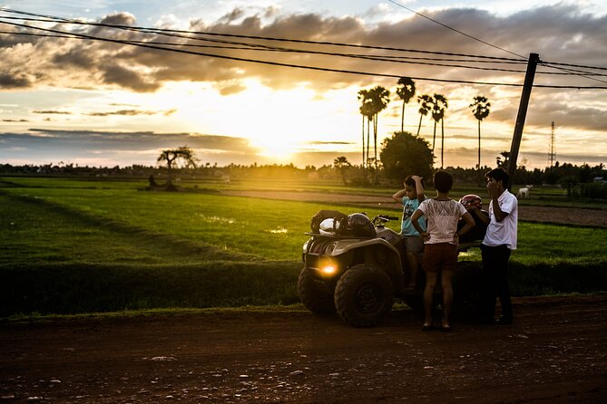 Private Guided Tours-Sunrise Angkor Wat, Ta Prohm, Bayon and more - Entering Angkor Thom through Victory Gate