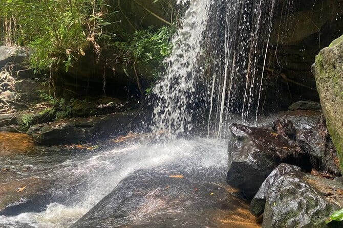 Private Kbal Spean Trekking Tour with Banteay Srei - Banteay Samre, a smaller echo of Angkor Wat