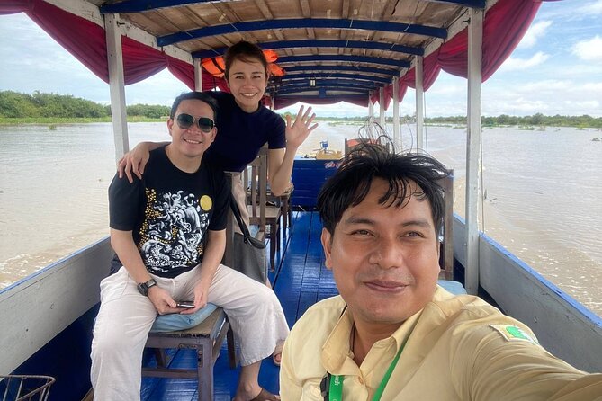 Private Kompong Phluk Floating Village Guided Tour - What happens before the boat ride