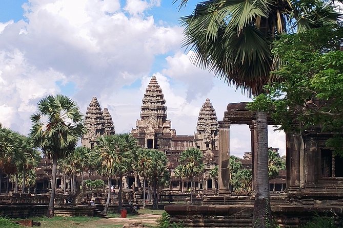 Private One Day Tour with Sunrise at Angkor Wat - Why the 4:30 am start is worth it