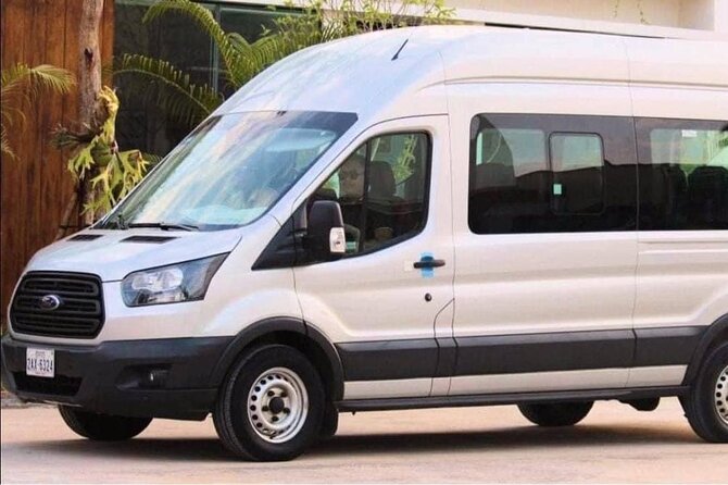 PRIVATE / SHARED Siem Reap Airport ( SAI ) Pick up & Transfers - Meeting your driver at arrivals