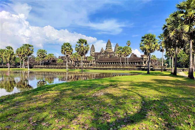 Private Siem Reap 4 Days: Full Exploration of the Angkor Complex - Ta Nei and Ta Prohm: from quiet ruin to famous jungle temple